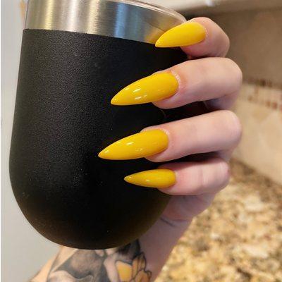 Yellow stiletto