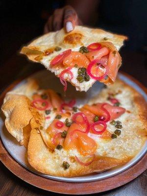 Smoked salmon pizzetta