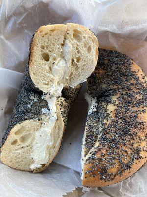 Poppyseed bagel with cream cheese