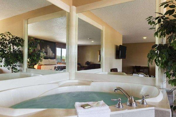 King Room with Jacuzzi