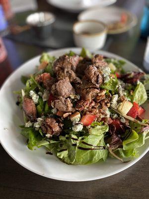 Salad with steak