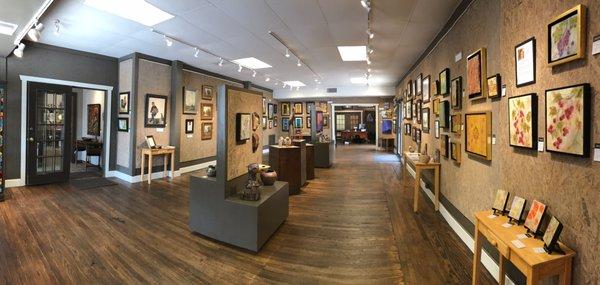 Gallery 195  interior