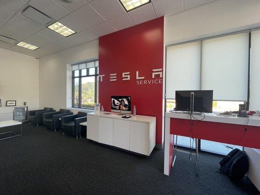 Tesla - Agoura Hills