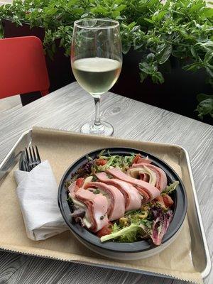 Sauvignon Blanc from Avalon General and muffuletta salad from Nola!