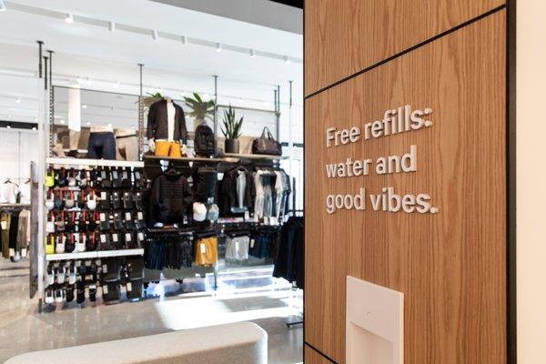 Free refills: water and good vibes.