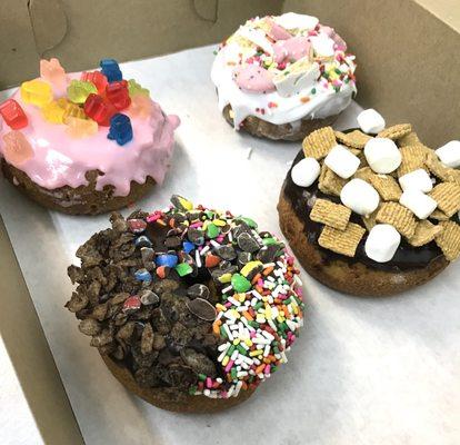 Build your own donut on east warren ave Detroit