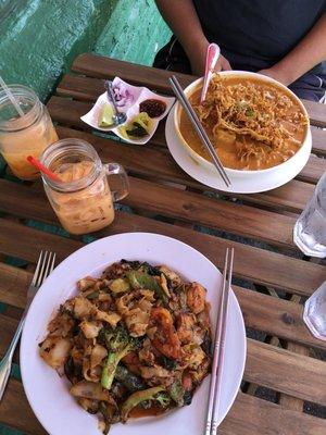 Kee Mao with tofu and Khao Soi with tofu