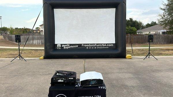 outdoor inflatable screen and movie projector rental in austin texas