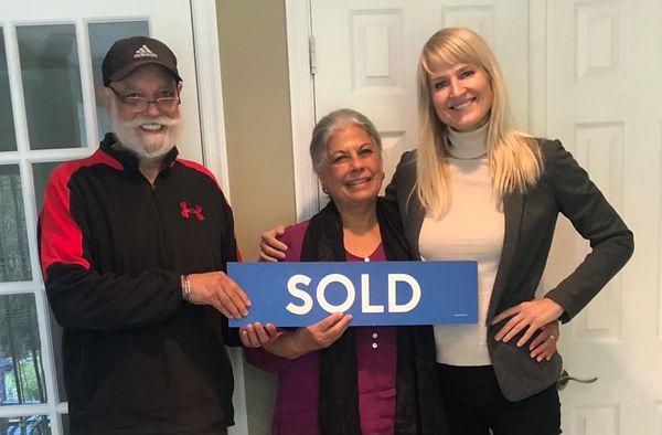 Congratulations to my wonderful clients on the sale of their Arlington townhome!