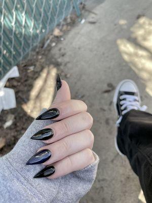 nails