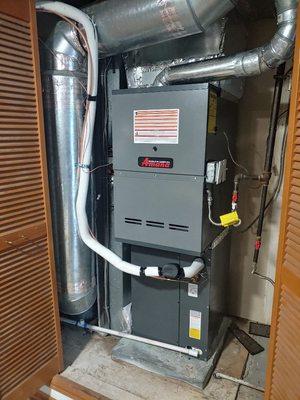 New Amana gas furnace and AC evap coil. 5 ton blower and condenser.