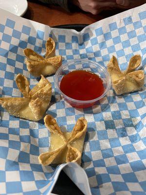 Crab rangoons (came with 6)