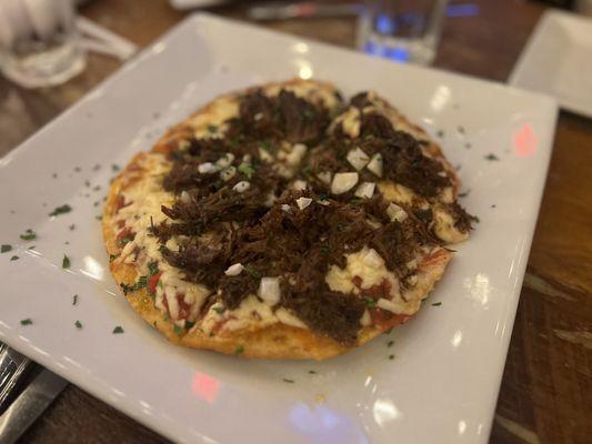 Braised beef flatbread