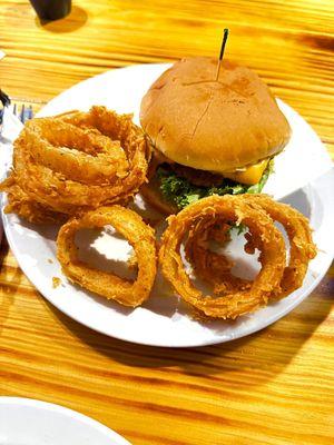 Cheese burger with onion rings