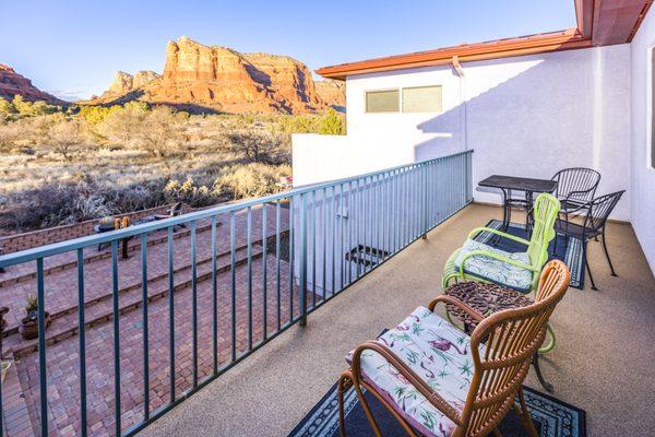 Vortex Vista deck and view of Coconino Forest, Bell Rock and Courthouse Butte.