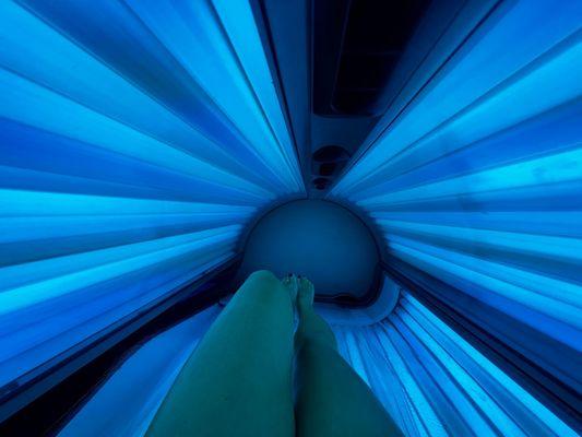 Amazing tanning bulbs and comfortable beds !