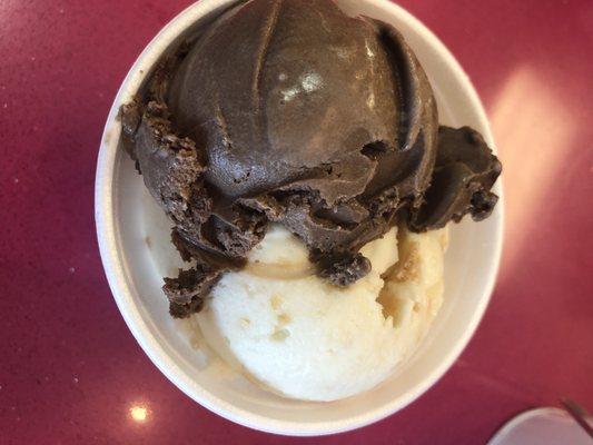 Coconut with chocolate ice cream