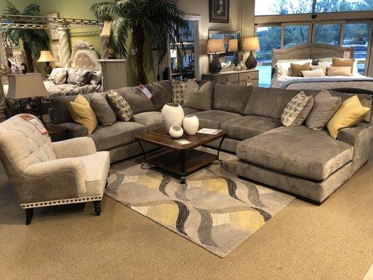 Doesn't this sofa sectional looks super cozy??