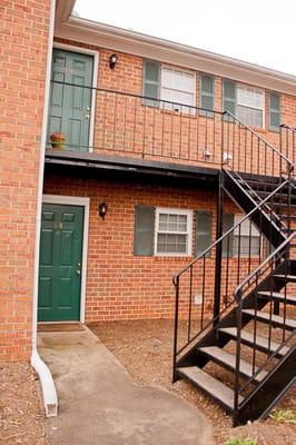 Very close to the UGA campus. Bus service to the university. 2Br/2Ba ground floor unit. Priced to sell at $69,000.