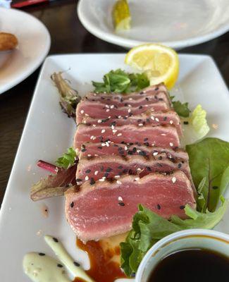 Seared Ahi was lean and tasty!