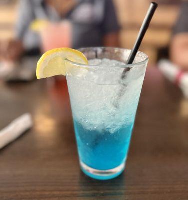 Blueberry Crush (Smirnoff Blueberry vodka, triple sec, lemon juice, sprite & grenadine, $9)