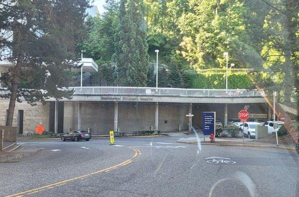 The very hard to see signage for the hospital. I drove by it lots. Its confusing up here. gah!