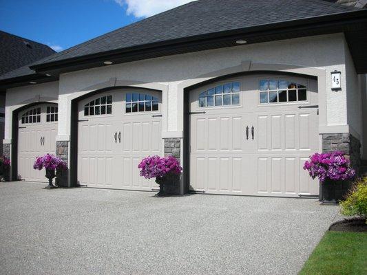 Carriage house garage doors