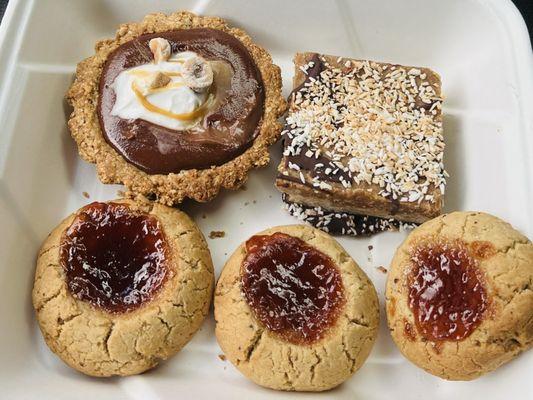 Chocolate Hazelnut Tart (special), Samoa, Shortbread Almond Jam