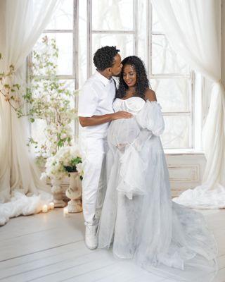 Beautiful Maternity Portraits for couples