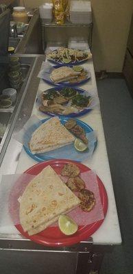 Tacos ,quesadillas , tortas ,burritos ,