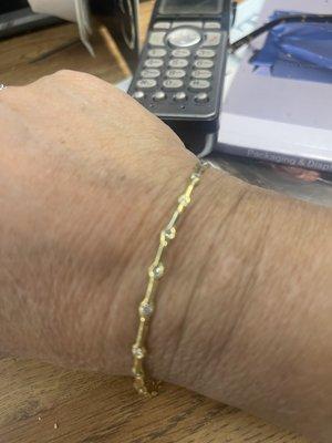 18 karat bangle