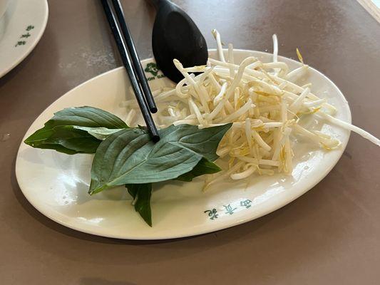 Pho garnish