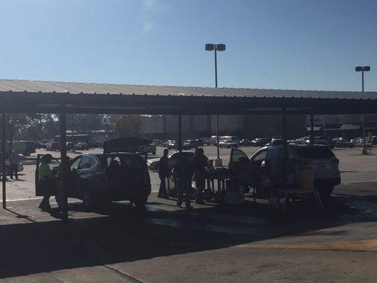 Look at how many people clean your car all at once, love this place!