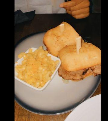 Steak sandwich & mac