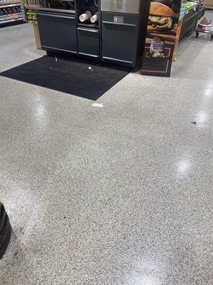 Dirty floors at Publix deli