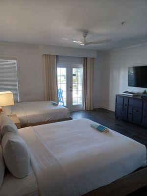 2 Queen Bed room, water view.