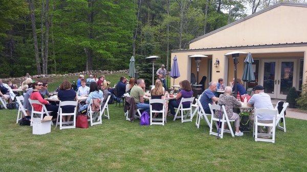 Live music on the lawn.