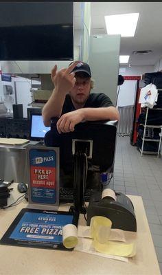 Dominos worker, rude, disrespectful, not taking COVID precautions for customers.