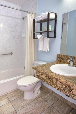 Standard - Queen - King rooms - Bathroom