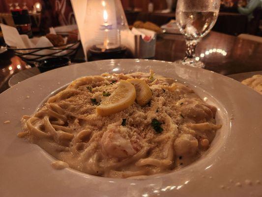 Shrimp fettuccine Alfredo. The bechemel sauce had too much flour that might not have been cooked enough.