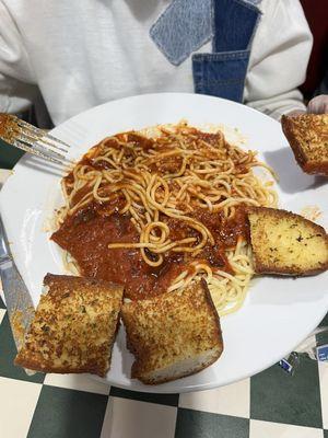 Spaghetti dinner that came with soup or salad