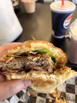 MUDMAN Burgers - Columbia Falls