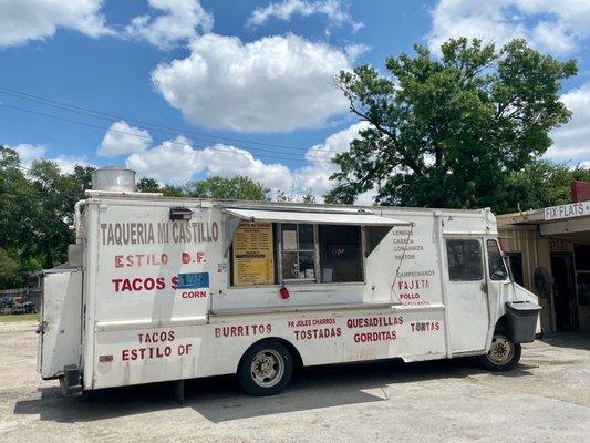 Taqueria Mi Castillo truck