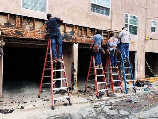 Seismic retrofit of an apartment building