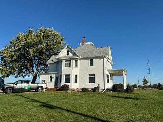 Farmhouse roof replacement south of Madison