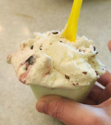 Half cherry and sweet cream and half Stracciatella