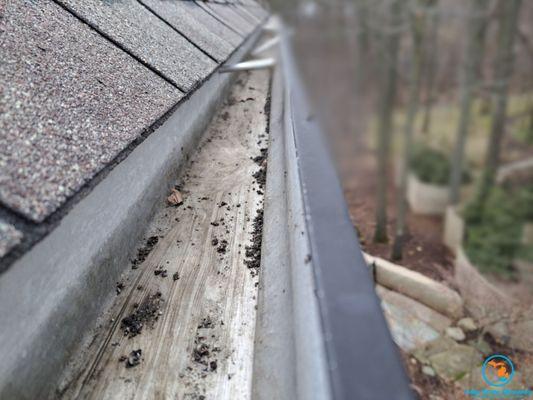 Gutter Cleaning in Lake Orion, MI - Lake State Cleaning