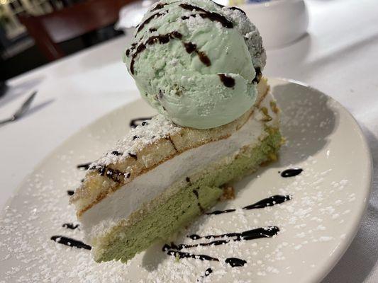 Pistacchio mousse with gelato