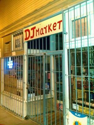 D J Market