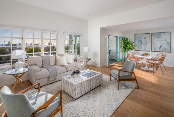 SOLD!| 334 Playa Blanca, Encinitas | 
 Ultimate coastal retreat with gorgeous ocean views and balcony | Listed for $1,650,000